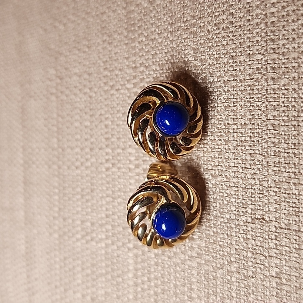 New Vintage Avon Royal Azura Clip-On Earrings